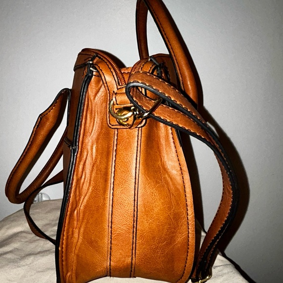 London Fog Tan Leather Tote with Gold Accents and crossbody strap. - Picture 4 of 10